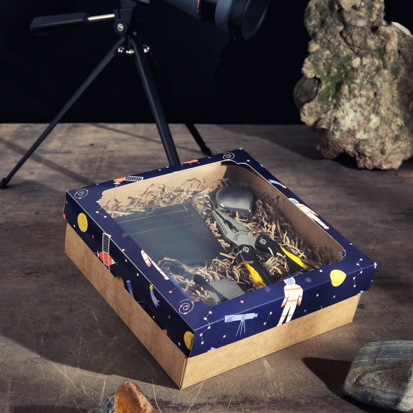 Коробка с окном 200 х 200 х 70 мм E6.2 "Космос"