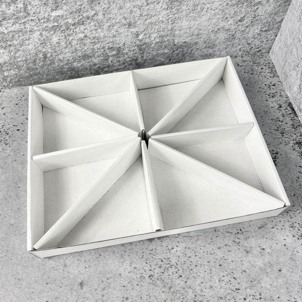 Коробка с окном с разделителем Звезда  260 х 215 х 40 мм H5.0 белая, по 5 шт